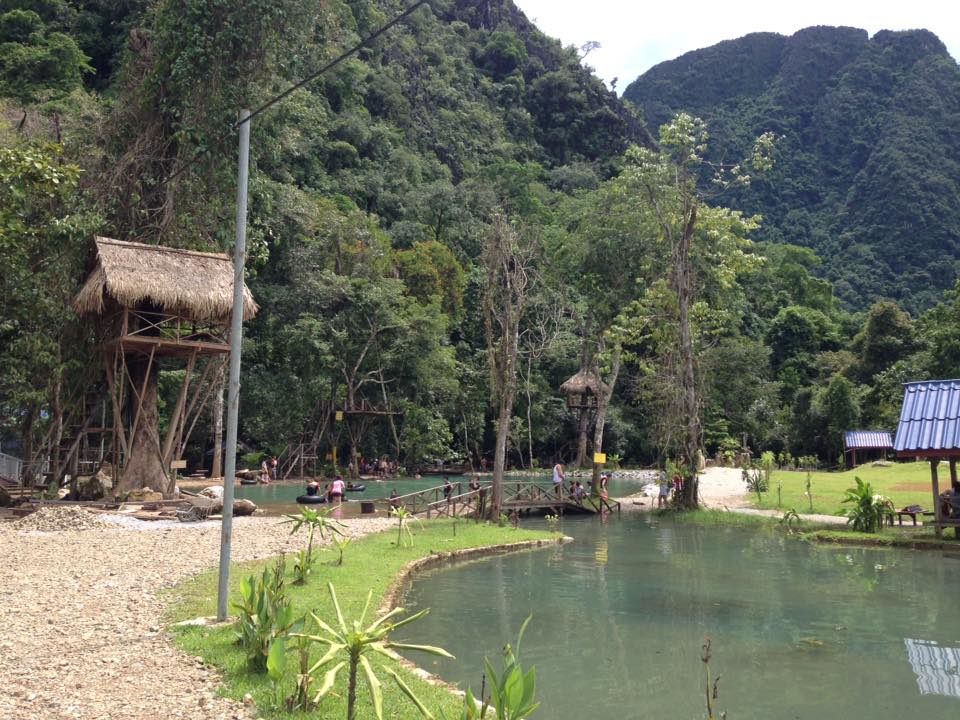 ໜອງນໍ້າສີຟ້າ ວັງວຽງ (Blue lagoon vangvieng)