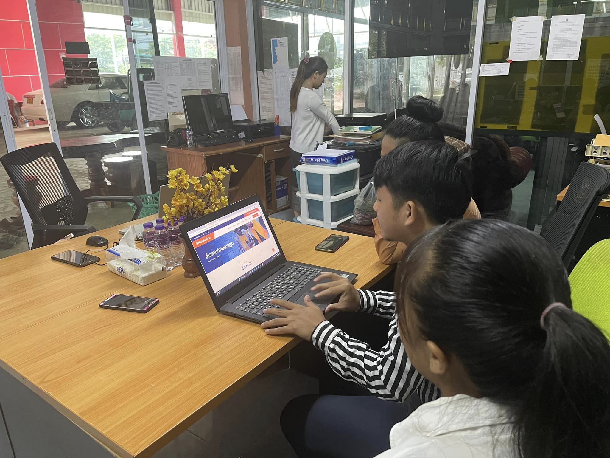 ຂອບໃຈ  ບໍລິສັດ BM ການຄ້າ ຂາອອກ - ຂາເຂົ້າ ບໍລິຄຳໄຊ ລະບົບມີ 03 ພາສາ: ລາວ, ອັງກິດ ແລະ ຈີນ ເພື່ອໃຫ້ງ່າຍຕໍ່ການເຂົ້າເຖິງຂໍ້ມູນຕ່າງ ໃນການເຮັດທຸລະກິດແບບສາກົນ.