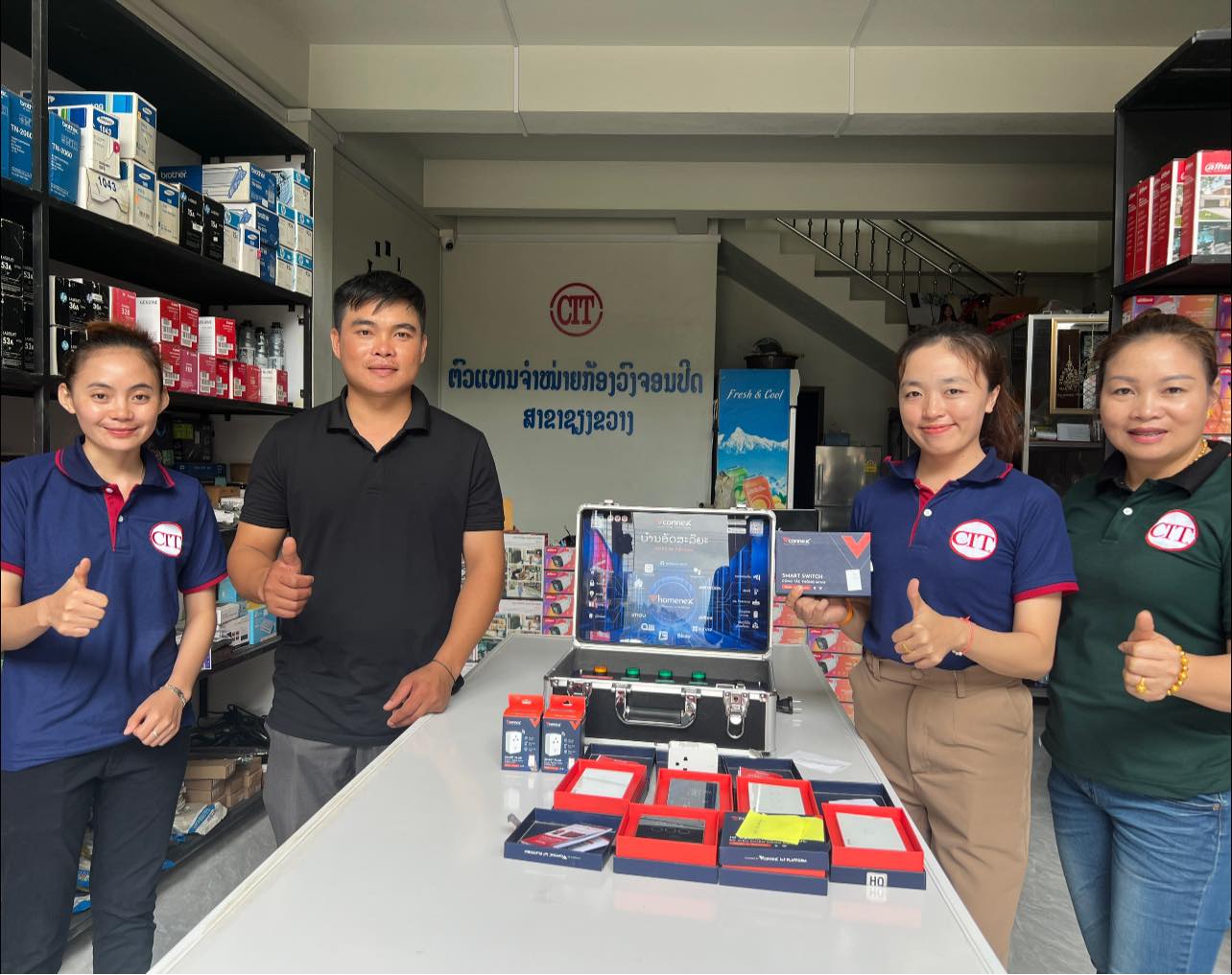 ຄະນະນຳ ແລະ ທີມງານ ບໍລິສັດ ຊີໄອທີ ຈຳກັດຜູ້ດຽວ ລົງເຄື່ອນໄຫວເຮັດວຽກ ແລະ ສະເໜີນະໂຍບາຍ ຜະລິດຕະພັນໃໝ່ ພັດທະນາແອັບມືຖື, ໂປແກມ, ເວັບໄຊ, POS, ສິນຄ້າ iOT ຕົວແທນຊຽງຂວາງ 29/07/2023